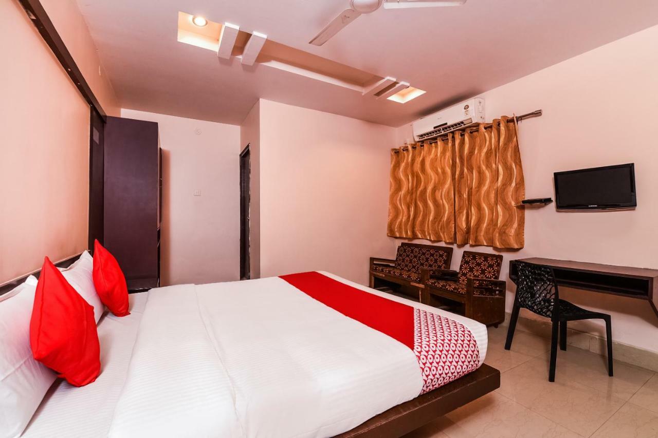 Oyo 28856 Manjeera Inn Visakhapatnam Exterior foto